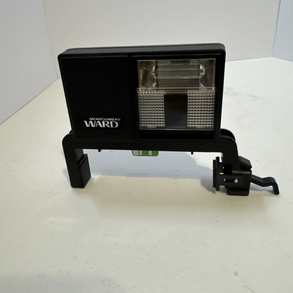 Vintage Montgomery Ward Polaroid One Step & Pronto! Mountable Camera Flash READ